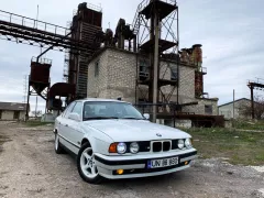 Număr de înmatriculare #unbb880 - BMW 5 Series. Verificare auto în Moldova